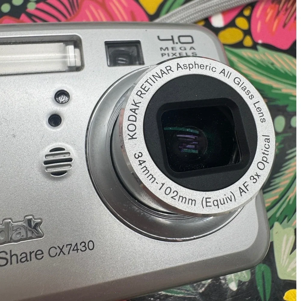Kodak EasyShare CX7430 4.0MP Digital Camera Silver 3x Optical Zoom with SD Card